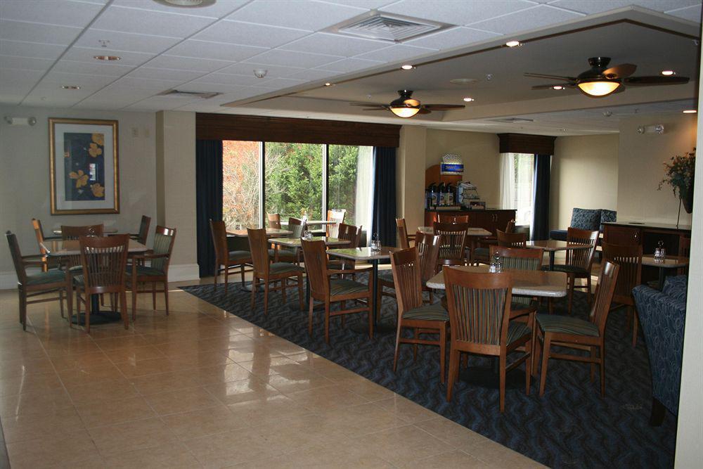 Holiday Inn Express Seaford-Route 13 Restoran gambar